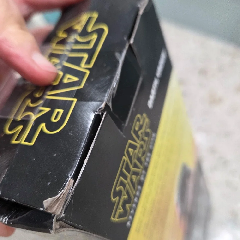 Star Wars Darth Vader Figure Boxed Hasbro Collectible Toy (slight box‎ damage)